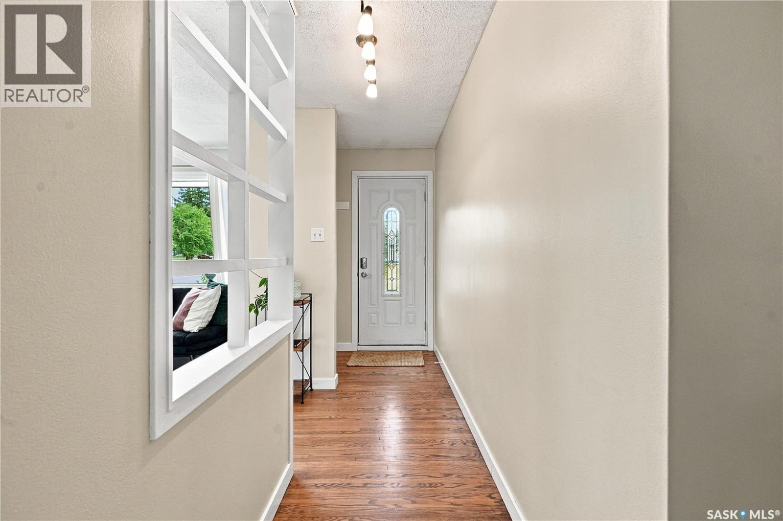 2302 Hanover Avenue, Saskatoon, Saskatchewan  S7J 1E6 - Photo 10 - SK045449