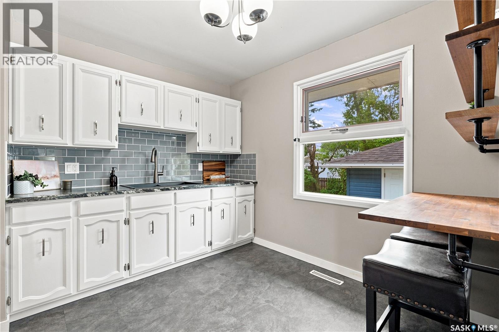 2302 Hanover Avenue, Saskatoon, Saskatchewan  S7J 1E6 - Photo 12 - SK045449