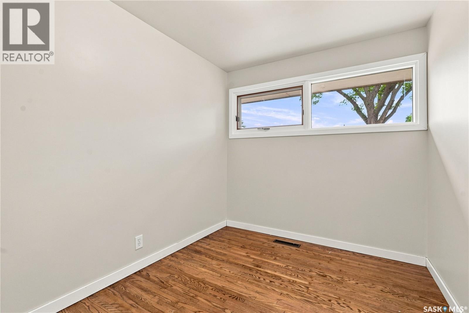 2302 Hanover Avenue, Saskatoon, Saskatchewan  S7J 1E6 - Photo 20 - SK045449