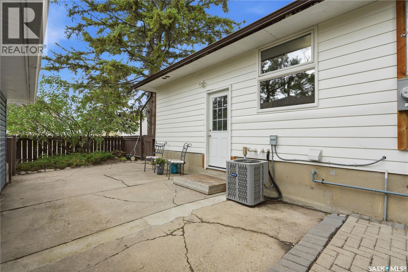 2302 Hanover Avenue, Saskatoon, Saskatchewan  S7J 1E6 - Photo 51 - SK045449