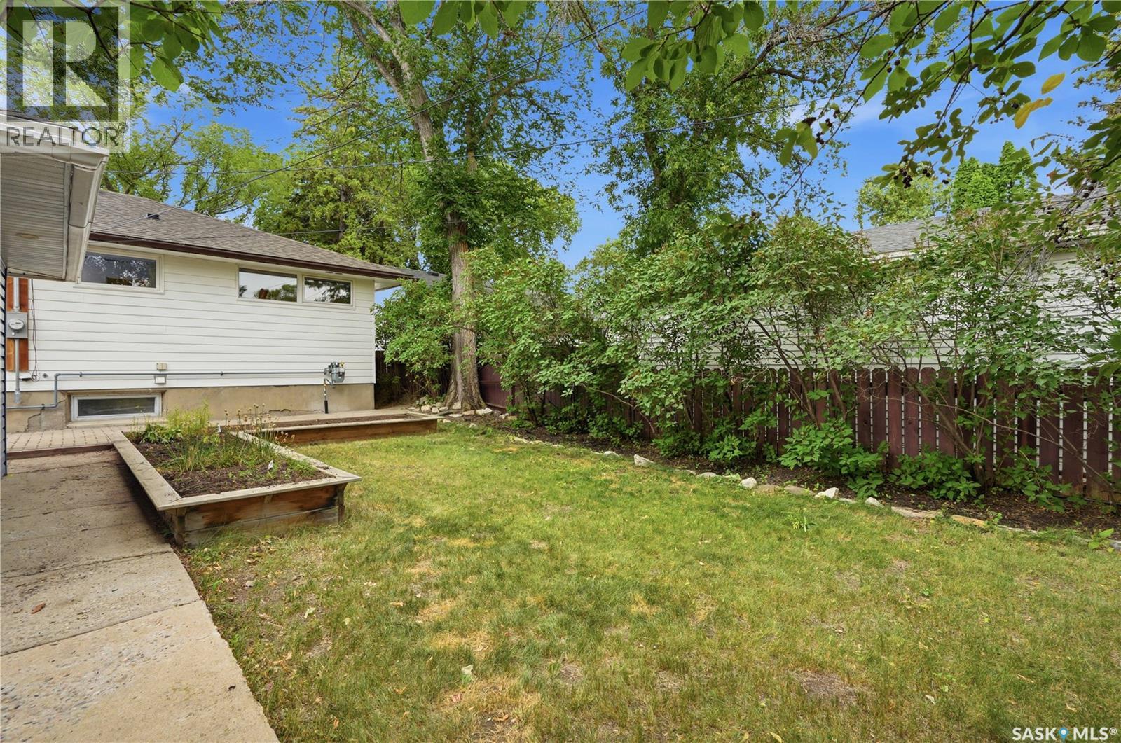 2302 Hanover Avenue, Saskatoon, Saskatchewan  S7J 1E6 - Photo 59 - SK045449