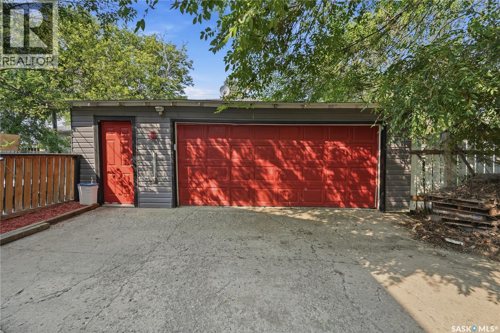 4828 8th Avenue, Regina, Saskatchewan  S4T 0V9 - Photo 3 - SK045382