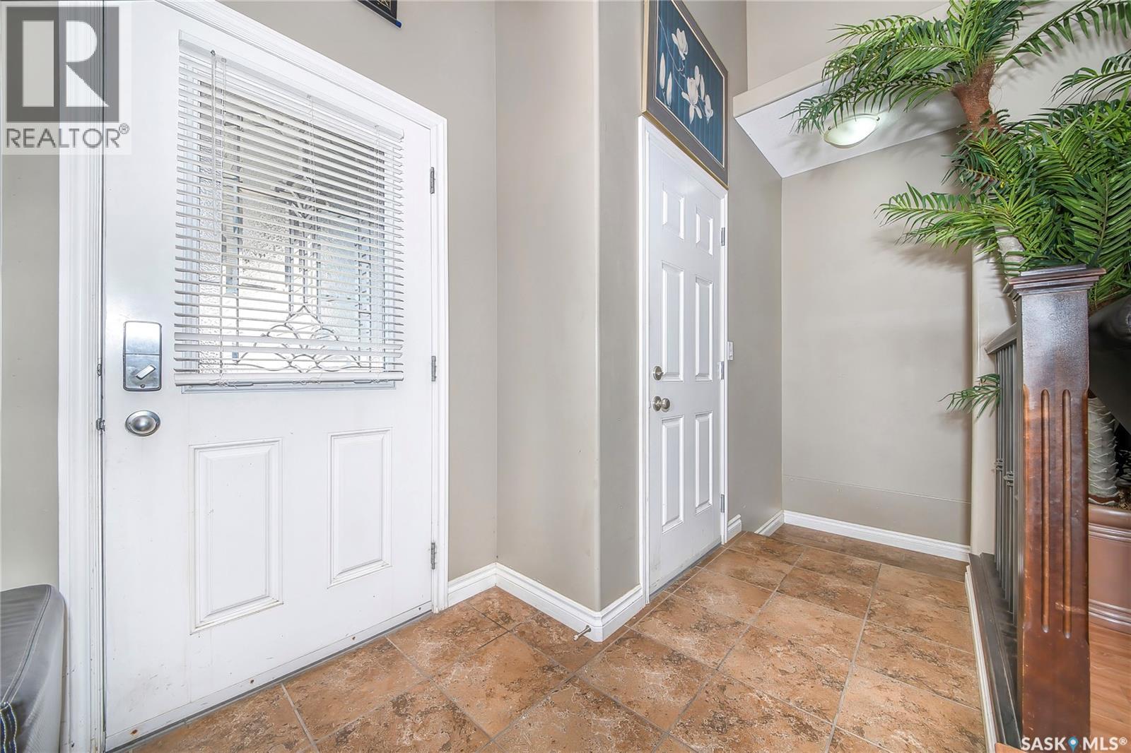 3347 Mcclocklin Road, Saskatoon, Saskatchewan  S7R 0B3 - Photo 6 - SK045329