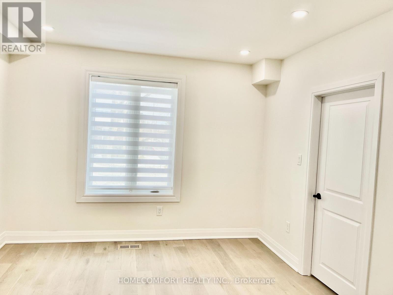 Main - 20 St Clair Gardens, Toronto, Ontario  M6E 3V4 - Photo 11 - W13670694