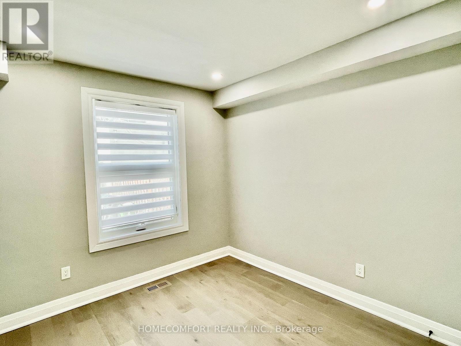 Main - 20 St Clair Gardens, Toronto, Ontario  M6E 3V4 - Photo 13 - W13670694