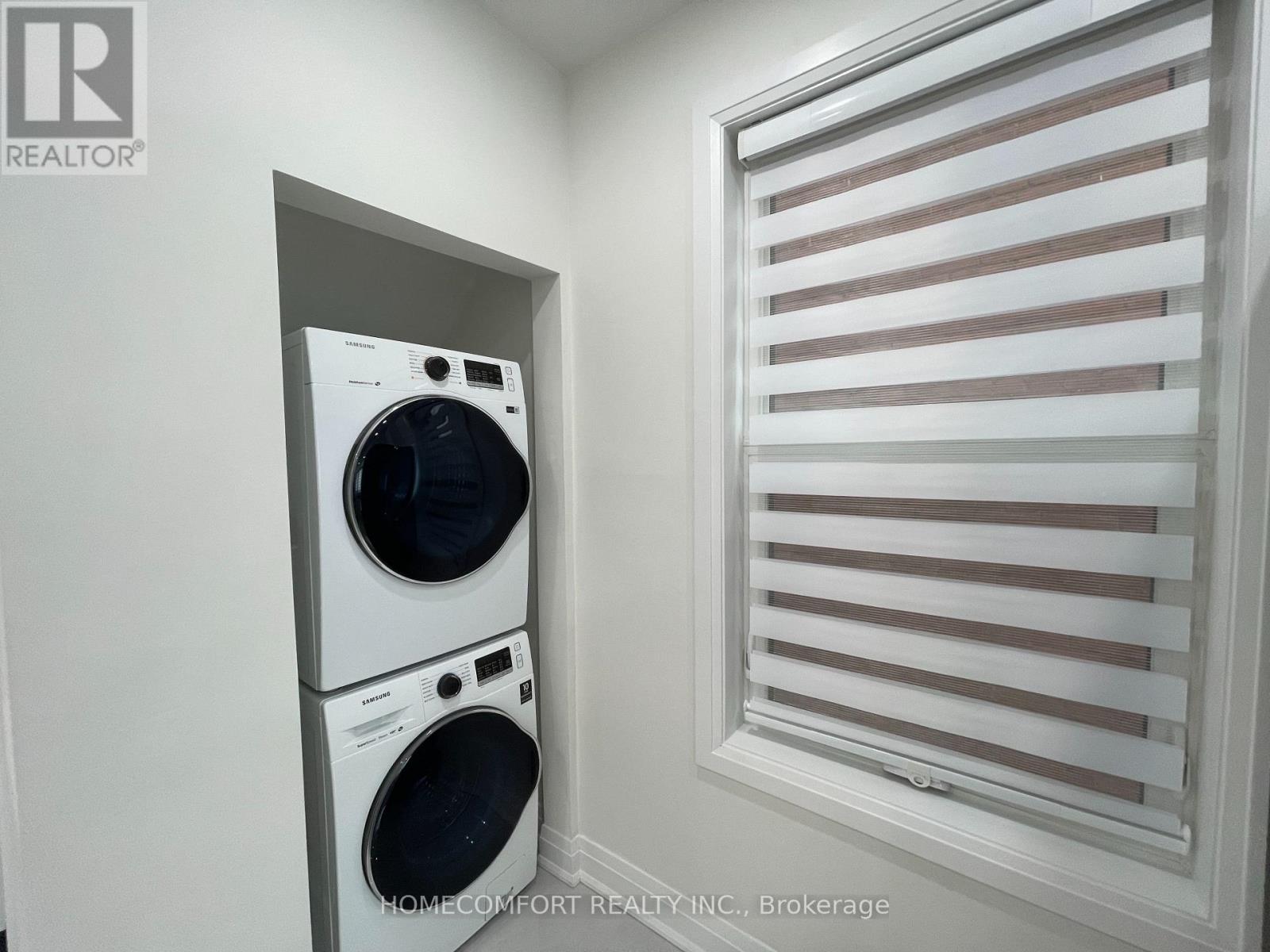 Main - 20 St Clair Gardens, Toronto, Ontario  M6E 3V4 - Photo 6 - W13670694