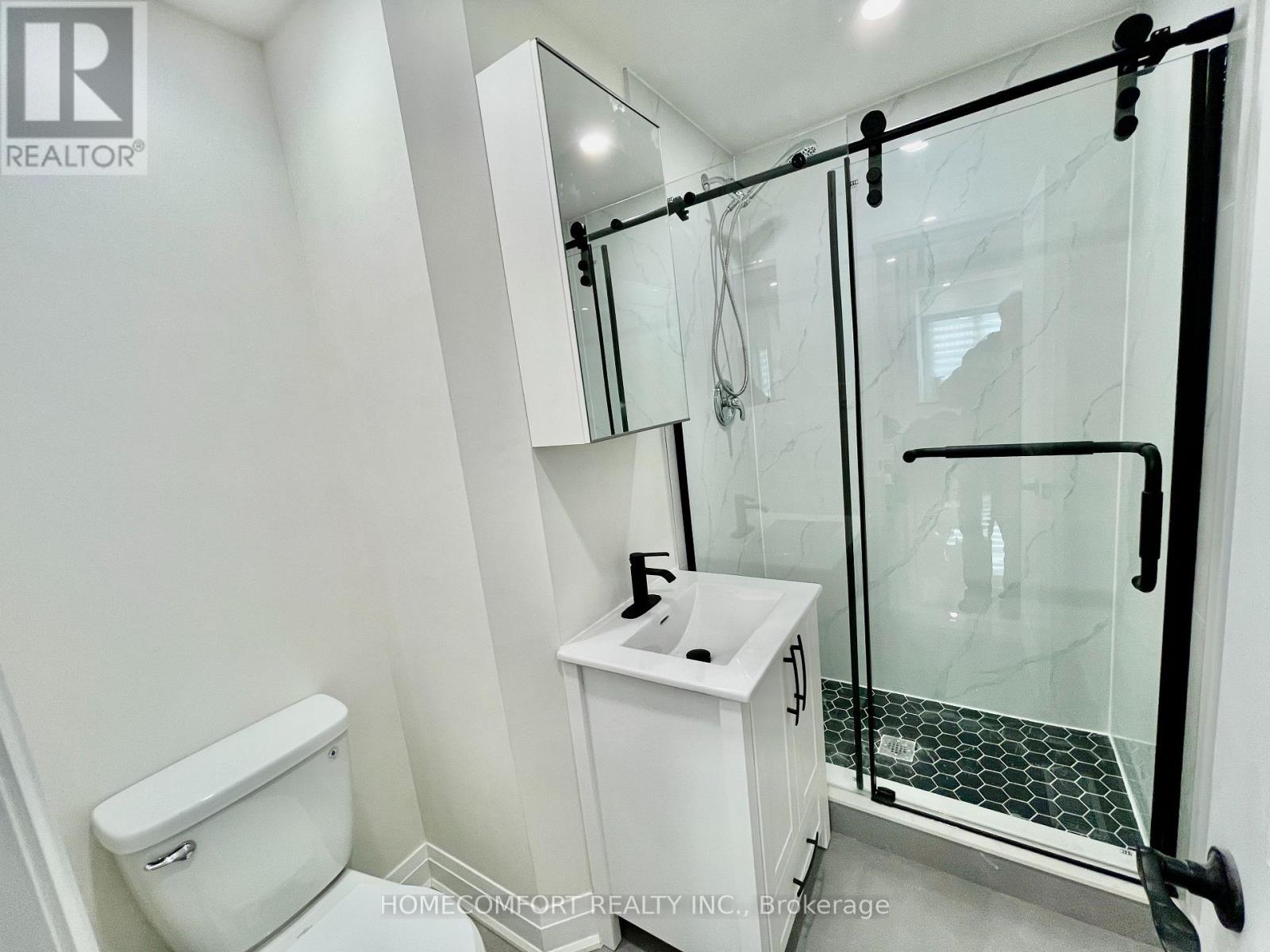 Main - 20 St Clair Gardens, Toronto, Ontario  M6E 3V4 - Photo 7 - W13670694