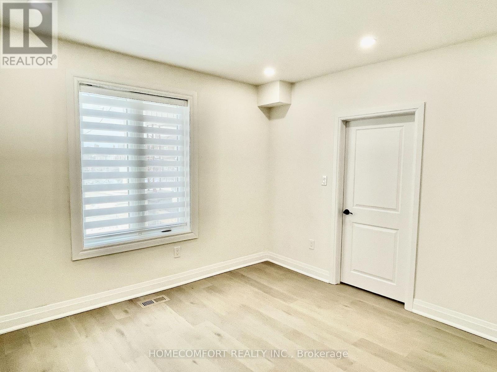Main - 20 St Clair Gardens, Toronto, Ontario  M6E 3V4 - Photo 9 - W13670694
