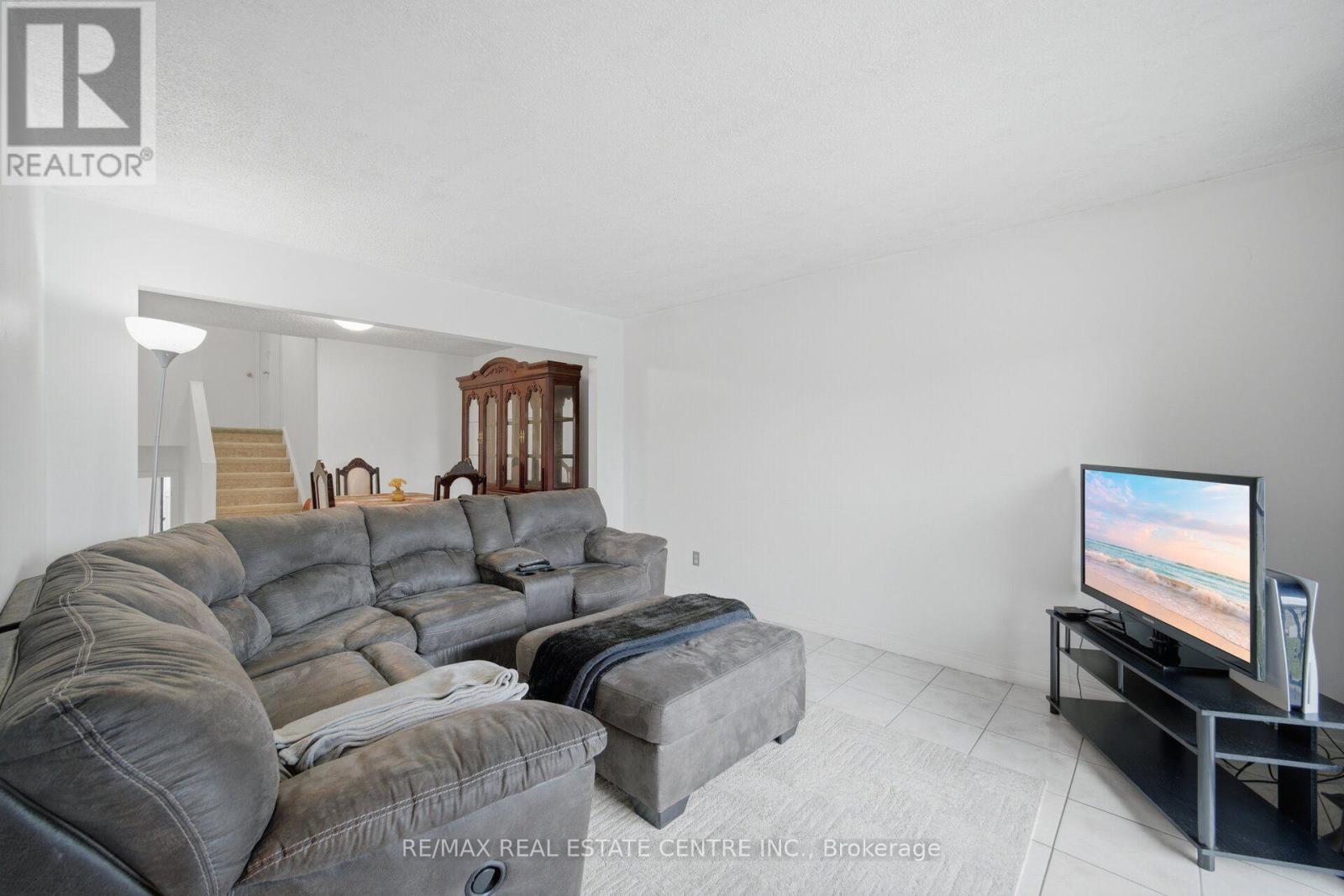 13 Dafoe Crescent, Brampton, Ontario  L6Y 2L1 - Photo 10 - W13670738