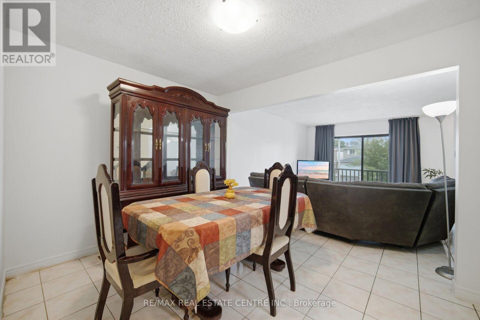 13 Dafoe Crescent, Brampton, Ontario  L6Y 2L1 - Photo 11 - W13670738