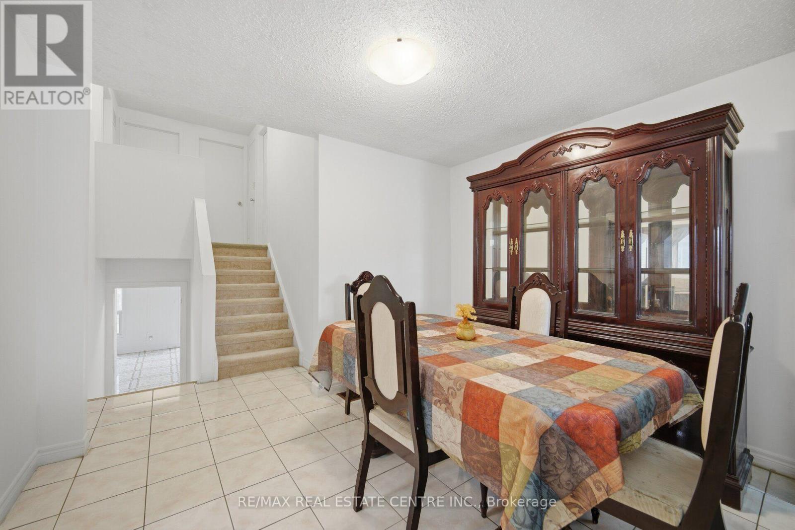 13 Dafoe Crescent, Brampton, Ontario  L6Y 2L1 - Photo 12 - W13670738
