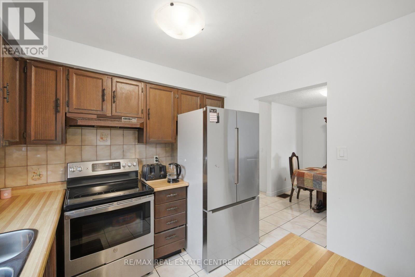 13 Dafoe Crescent, Brampton, Ontario  L6Y 2L1 - Photo 16 - W13670738