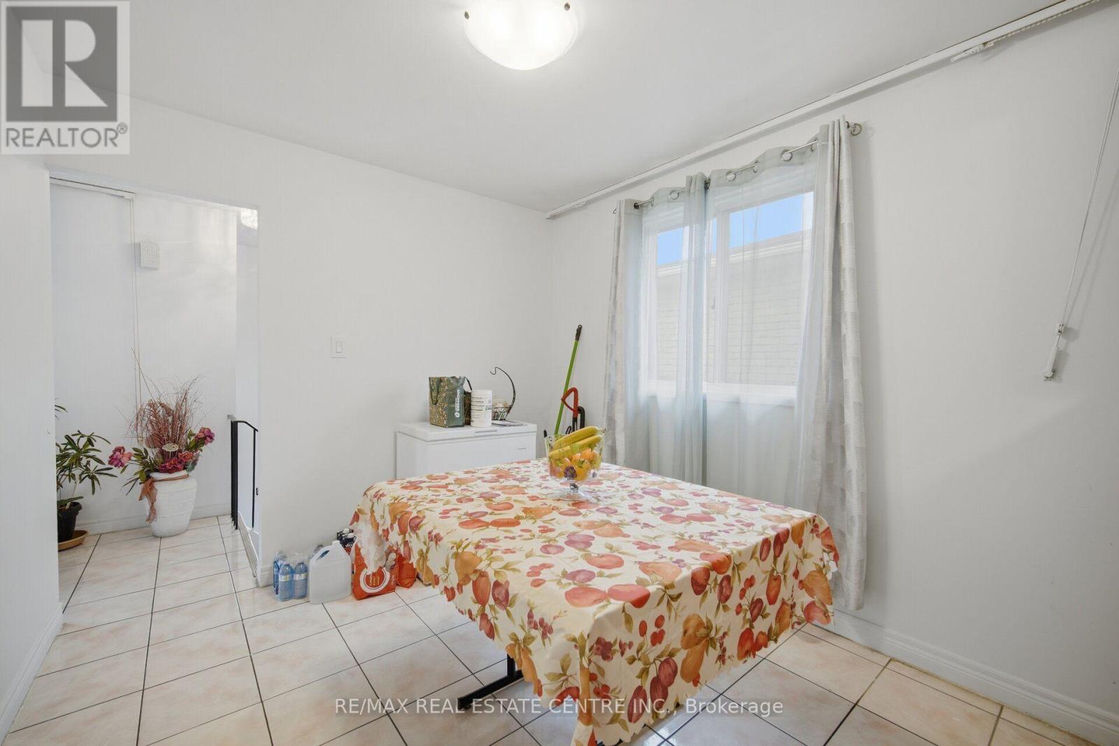 13 Dafoe Crescent, Brampton, Ontario  L6Y 2L1 - Photo 18 - W13670738
