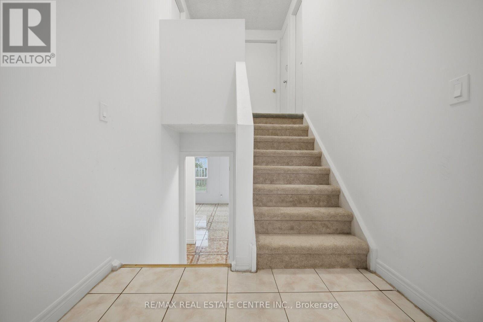 13 Dafoe Crescent, Brampton, Ontario  L6Y 2L1 - Photo 19 - W13670738