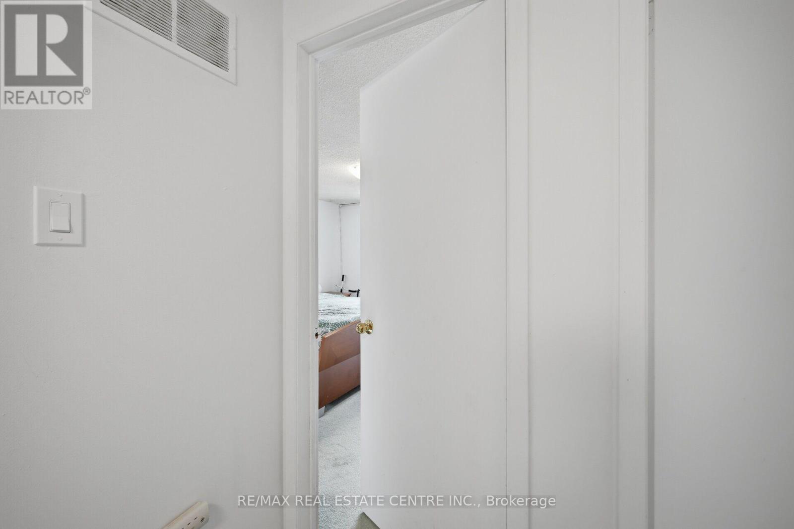 13 Dafoe Crescent, Brampton, Ontario  L6Y 2L1 - Photo 21 - W13670738