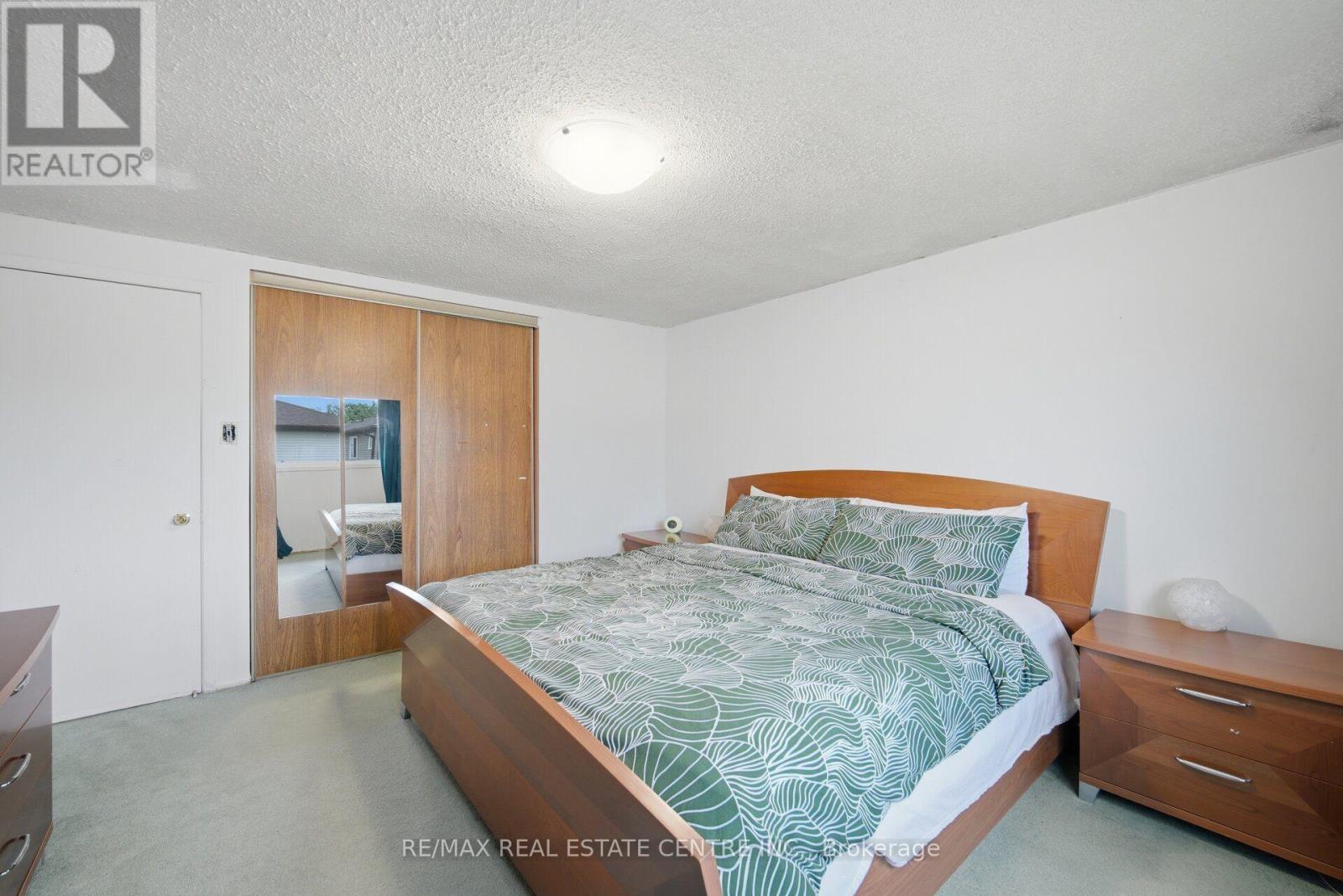 13 Dafoe Crescent, Brampton, Ontario  L6Y 2L1 - Photo 23 - W13670738