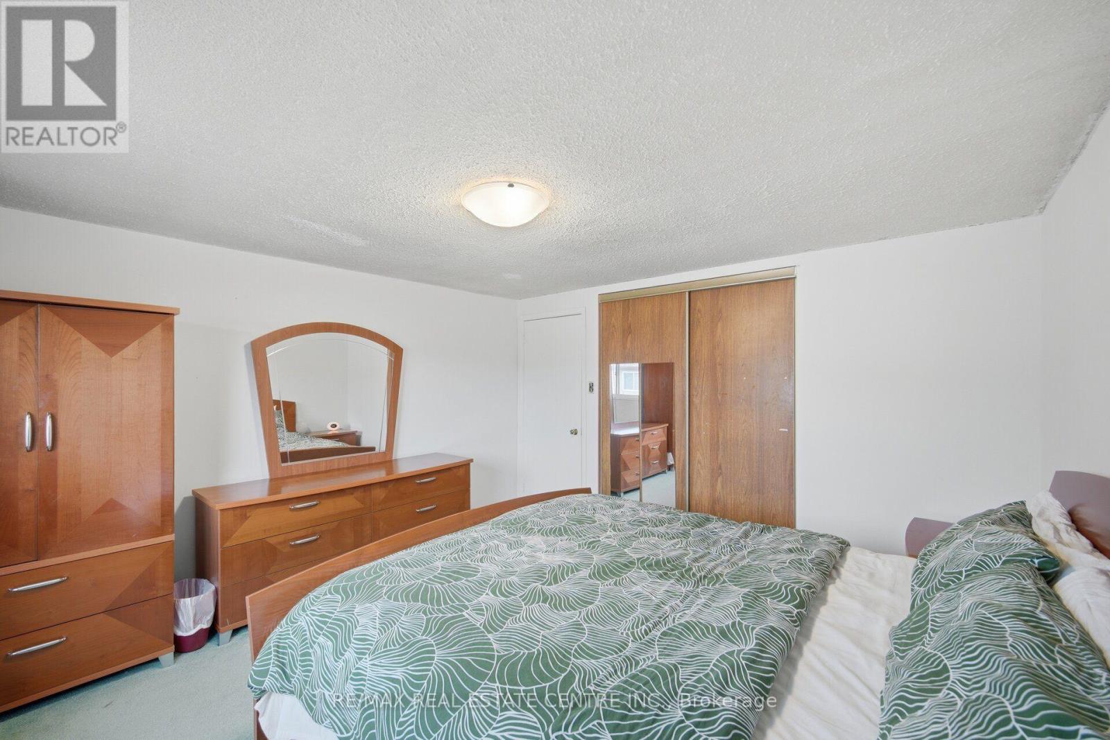 13 Dafoe Crescent, Brampton, Ontario  L6Y 2L1 - Photo 24 - W13670738
