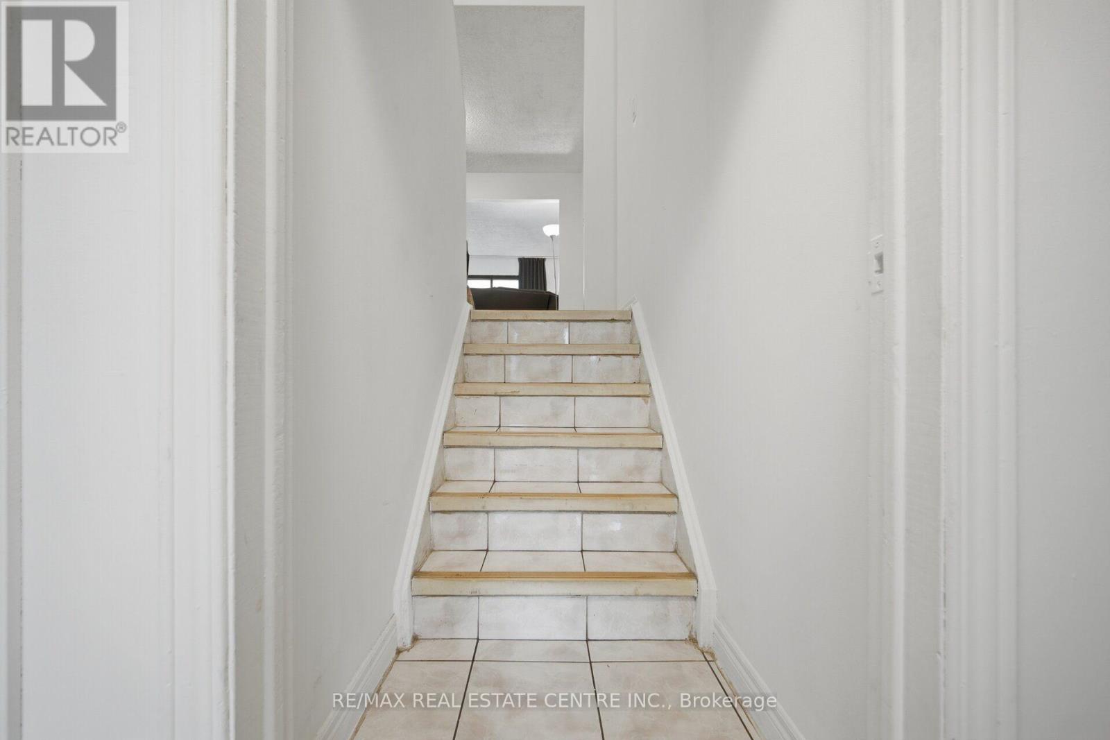 13 Dafoe Crescent, Brampton, Ontario  L6Y 2L1 - Photo 32 - W13670738