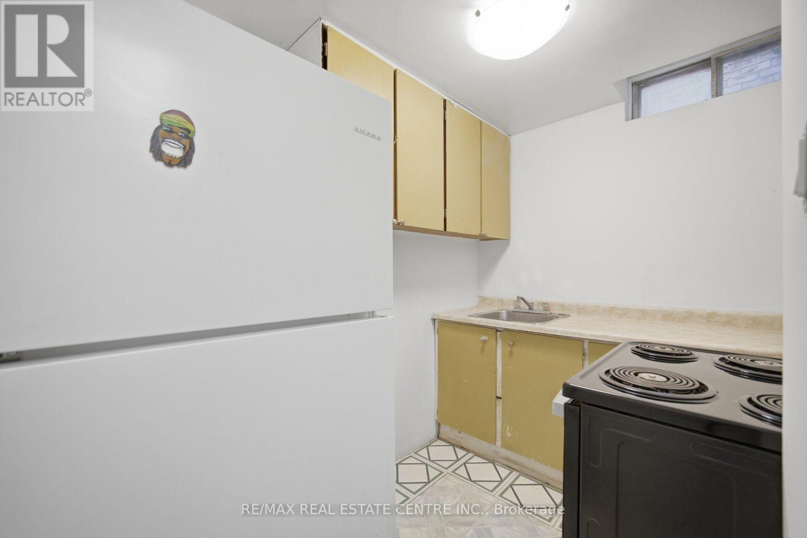13 Dafoe Crescent, Brampton, Ontario  L6Y 2L1 - Photo 38 - W13670738