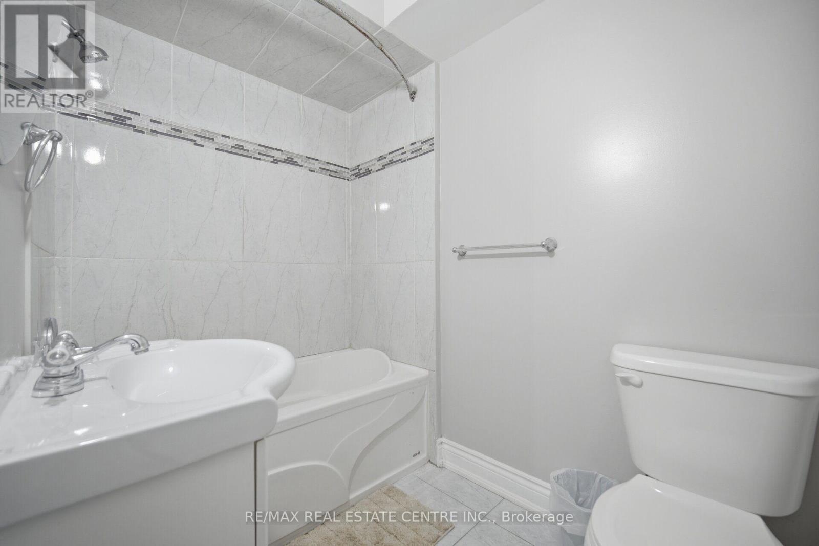 13 Dafoe Crescent, Brampton, Ontario  L6Y 2L1 - Photo 39 - W13670738