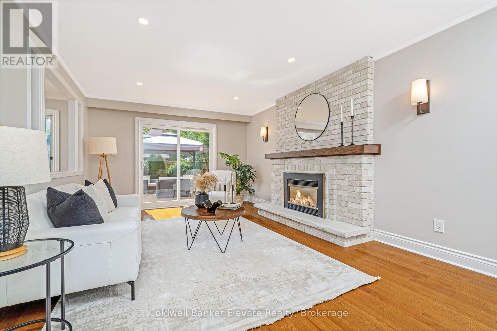 1677 Sherwood Forrest Circle, Mississauga, Ontario  L5K 2G8 - Photo 17 - W13670754