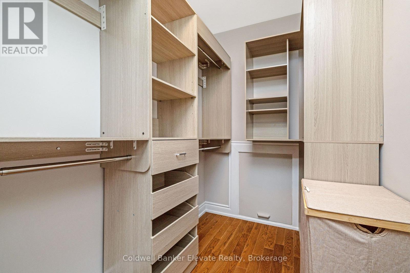 1677 Sherwood Forrest Circle, Mississauga, Ontario  L5K 2G8 - Photo 24 - W13670754