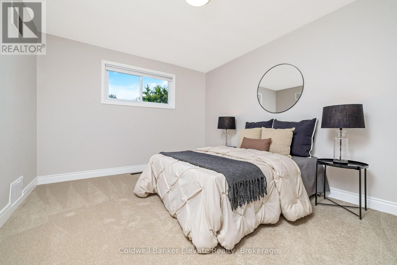 1677 Sherwood Forrest Circle, Mississauga, Ontario  L5K 2G8 - Photo 28 - W13670754