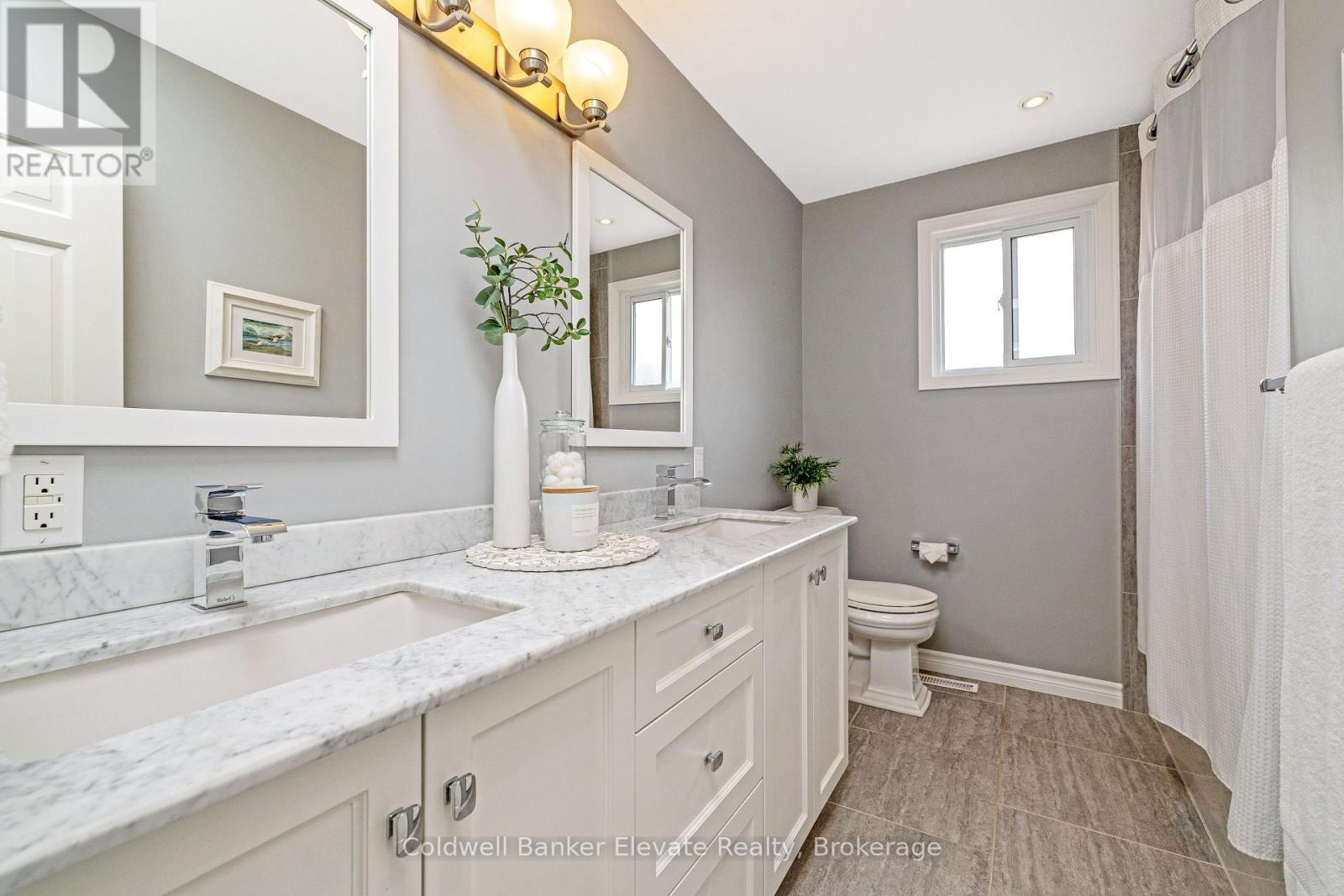 1677 Sherwood Forrest Circle, Mississauga, Ontario  L5K 2G8 - Photo 29 - W13670754