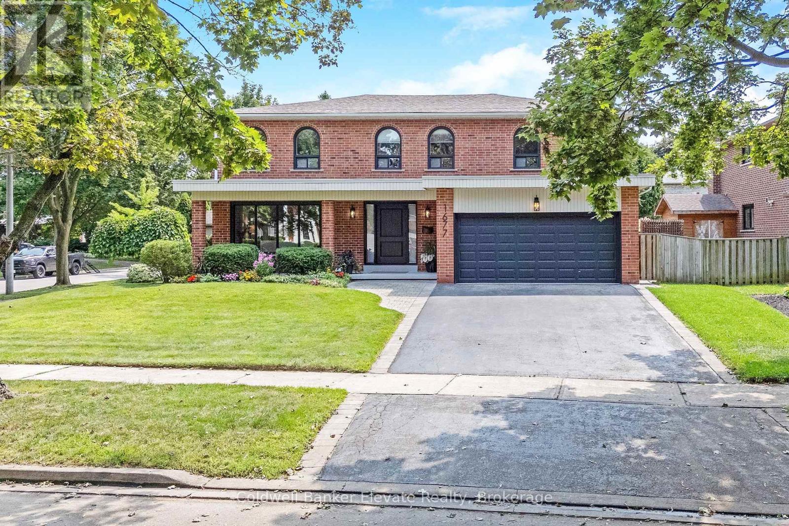 1677 Sherwood Forrest Circle, Mississauga, Ontario  L5K 2G8 - Photo 3 - W13670754