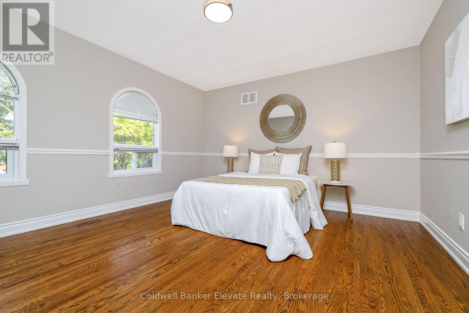 1677 Sherwood Forrest Circle, Mississauga, Ontario  L5K 2G8 - Photo 30 - W13670754