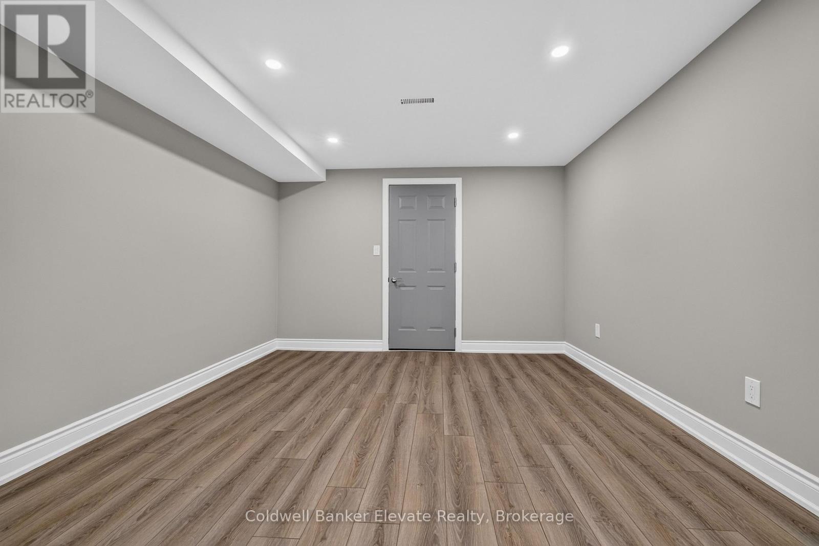 1677 Sherwood Forrest Circle, Mississauga, Ontario  L5K 2G8 - Photo 35 - W13670754