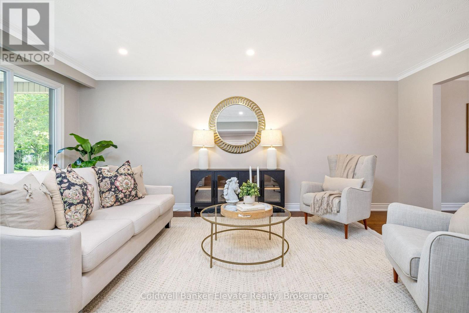 1677 Sherwood Forrest Circle, Mississauga, Ontario  L5K 2G8 - Photo 7 - W13670754