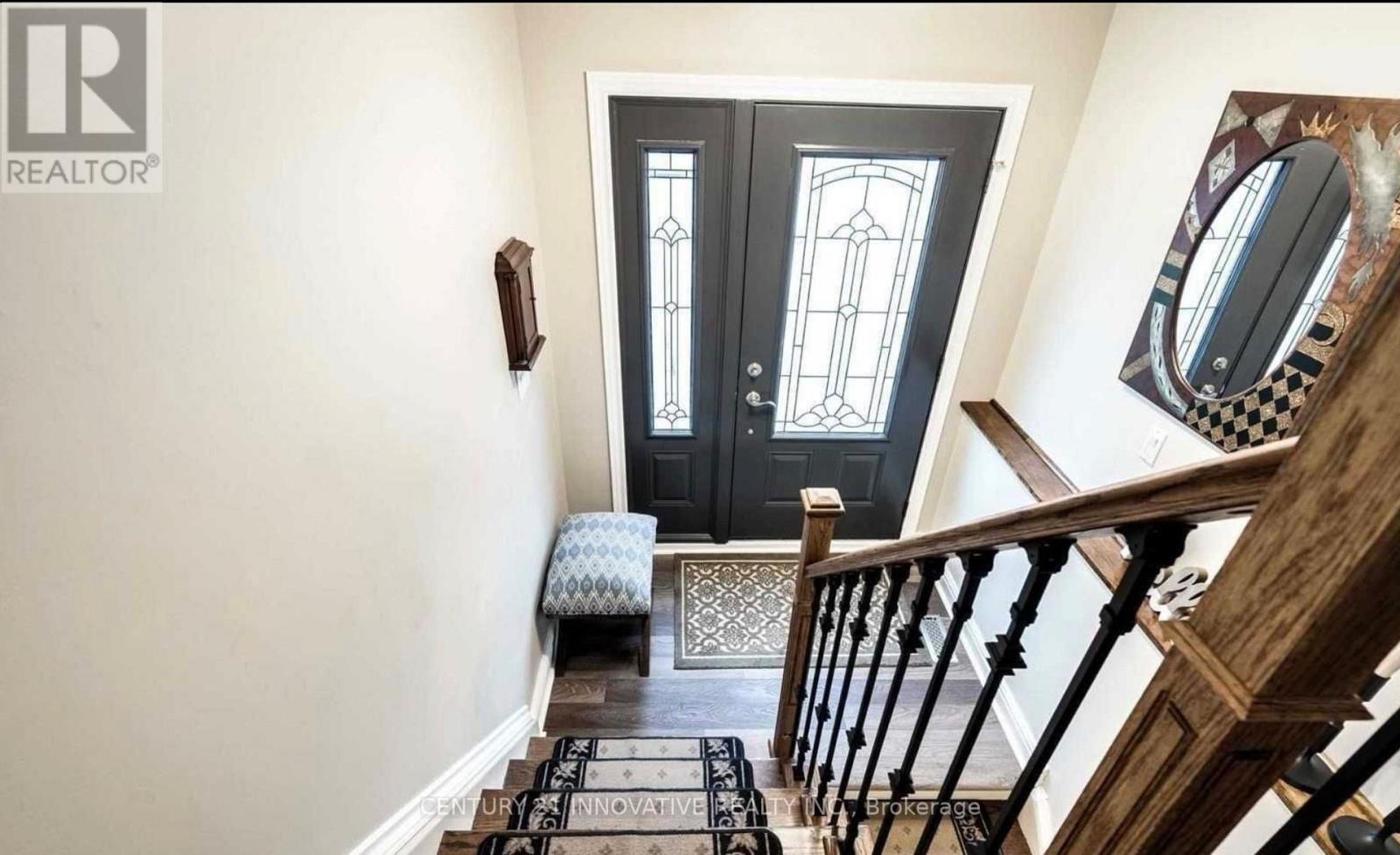 586 Chamberlain Road, Burlington, Ontario  L7L 2V5 - Photo 2 - W13670762