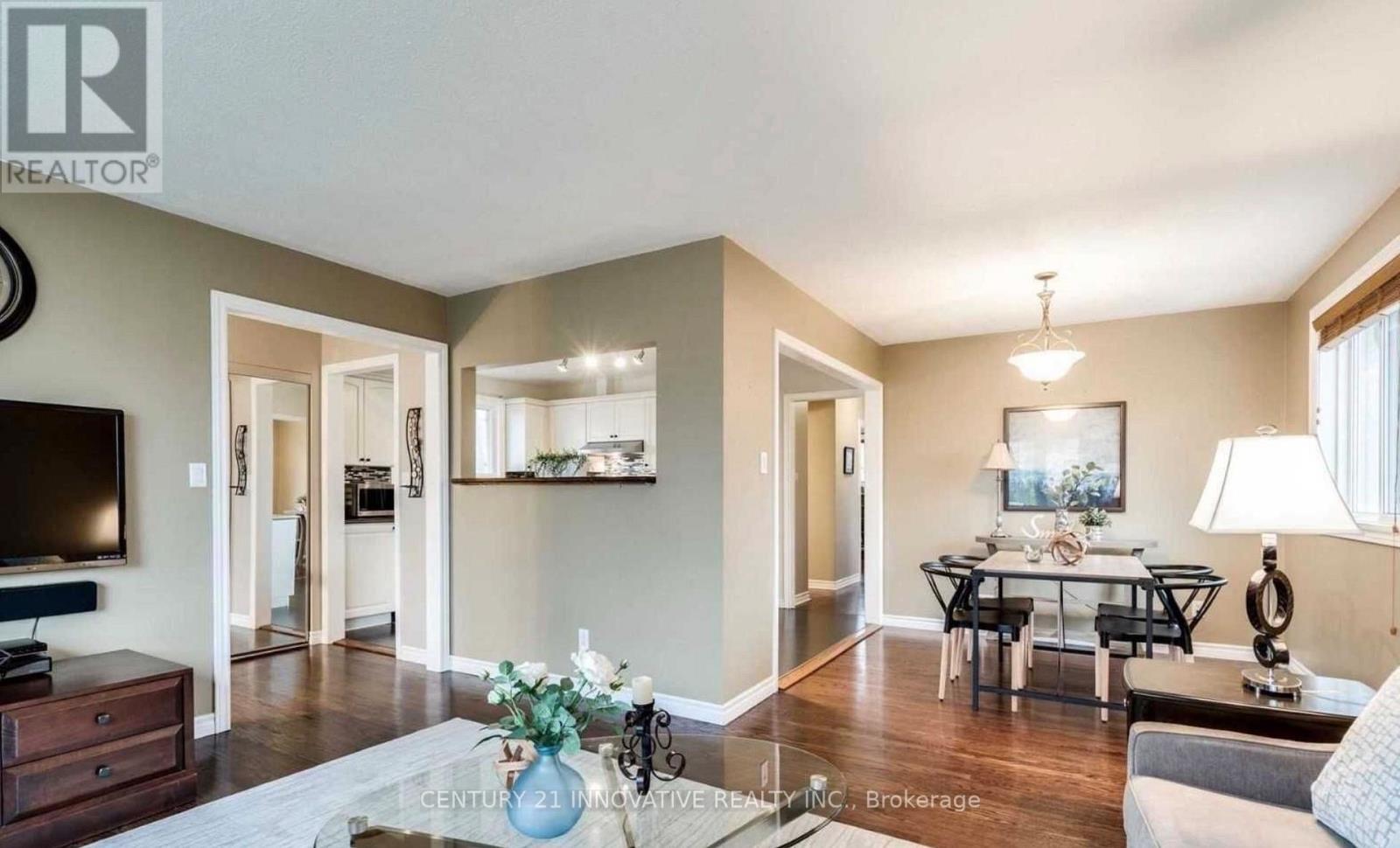 586 Chamberlain Road, Burlington, Ontario  L7L 2V5 - Photo 4 - W13670762