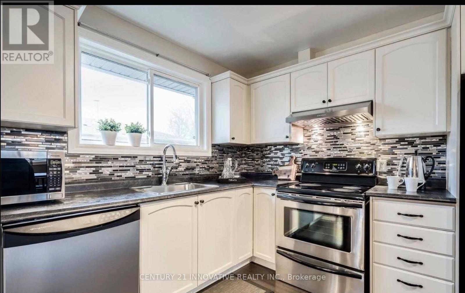 586 Chamberlain Road, Burlington, Ontario  L7L 2V5 - Photo 6 - W13670762