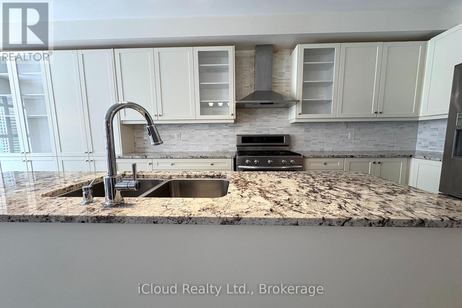 2466 Village Common, Oakville, Ontario  L6M 0S2 - Photo 14 - W13670834
