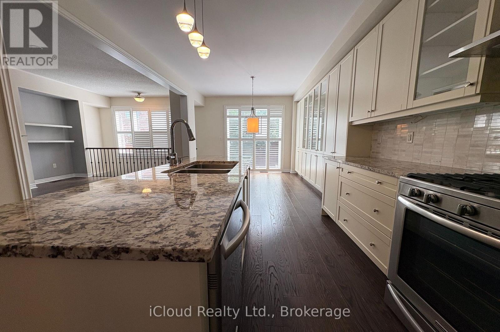 2466 Village Common, Oakville, Ontario  L6M 0S2 - Photo 16 - W13670834
