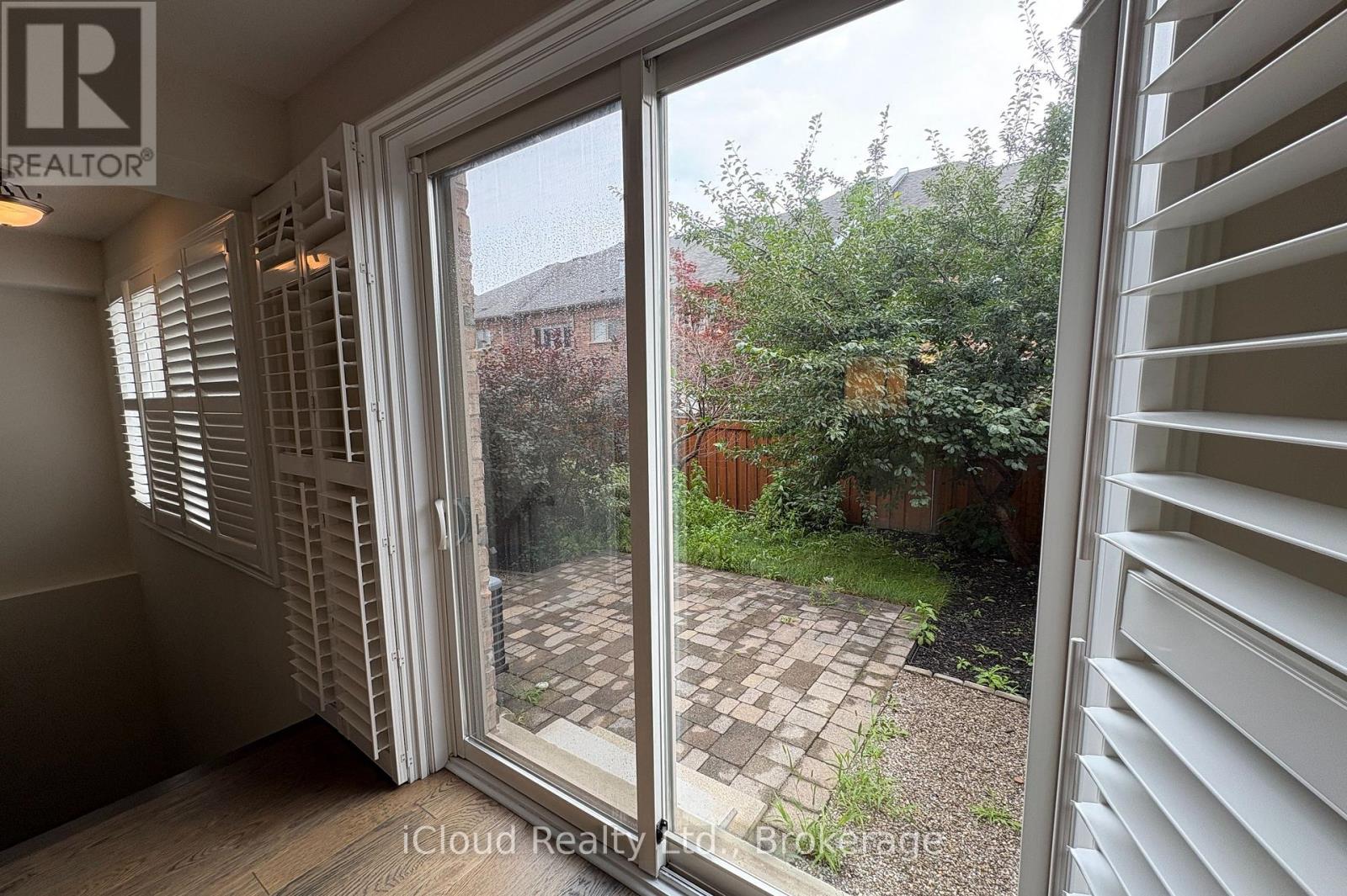 2466 Village Common, Oakville, Ontario  L6M 0S2 - Photo 18 - W13670834