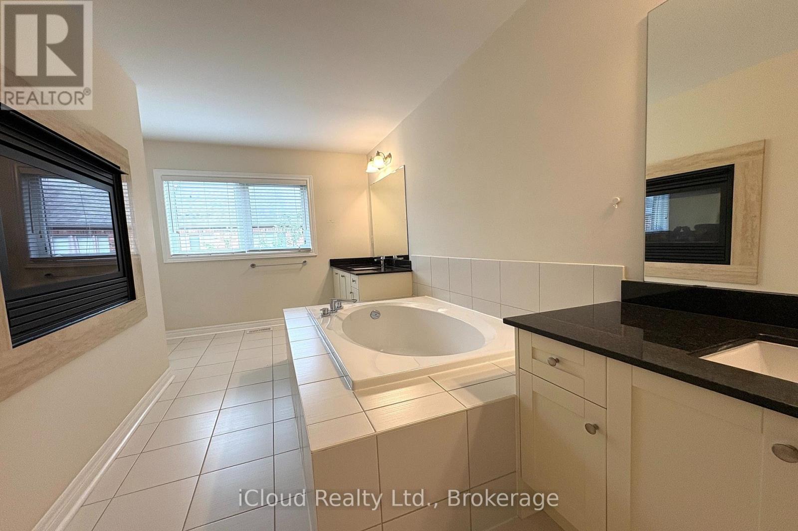 2466 Village Common, Oakville, Ontario  L6M 0S2 - Photo 39 - W13670834