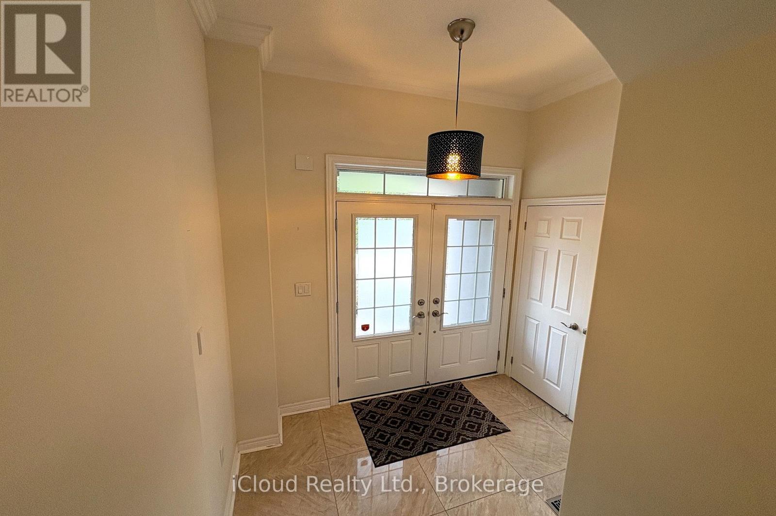 2466 Village Common, Oakville, Ontario  L6M 0S2 - Photo 4 - W13670834