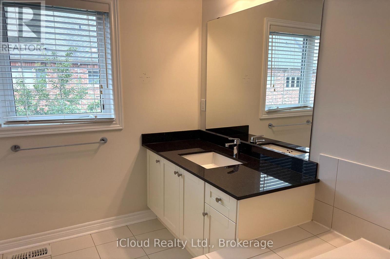 2466 Village Common, Oakville, Ontario  L6M 0S2 - Photo 41 - W13670834