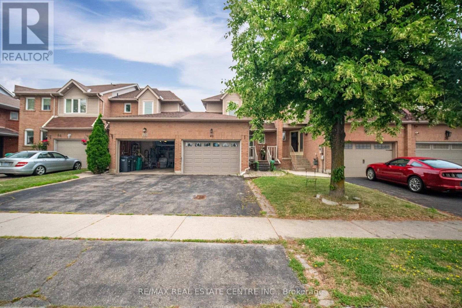 40 Langdale Crescent, Brampton, Ontario  L6Y 4R7 - Photo 4 - W13670894