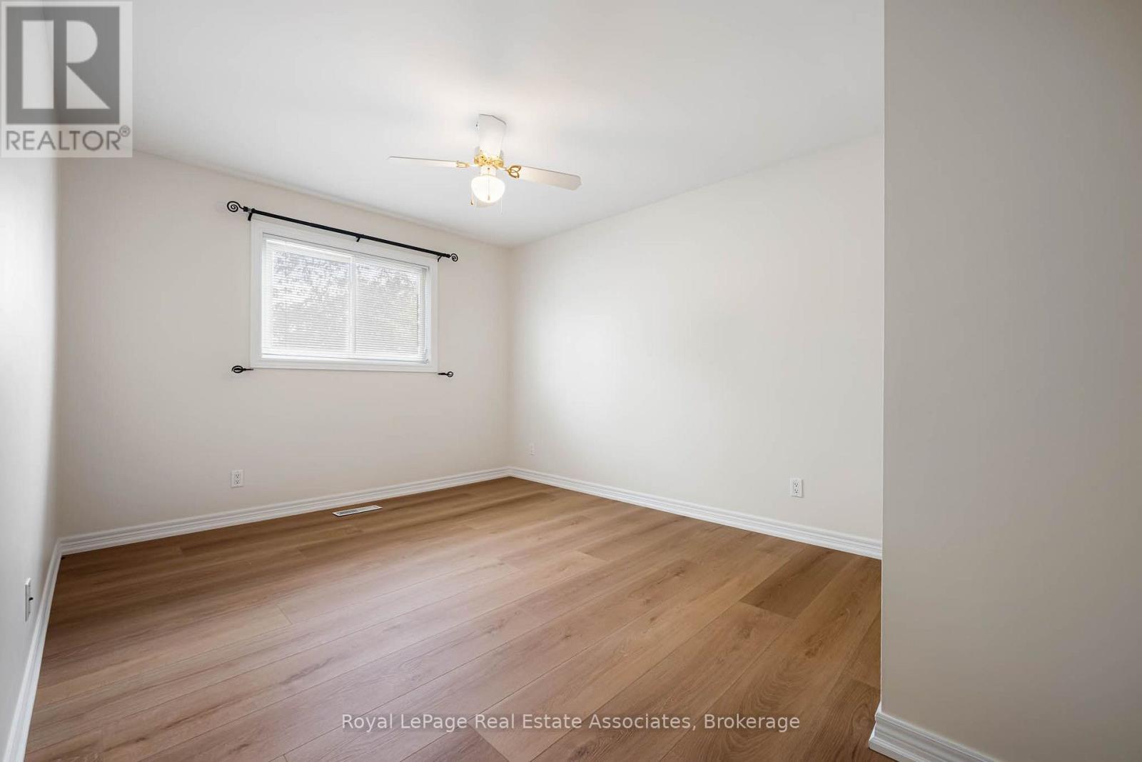 11 Berry Street, Halton Hills, Ontario  L7J 2N9 - Photo 24 - W13670912