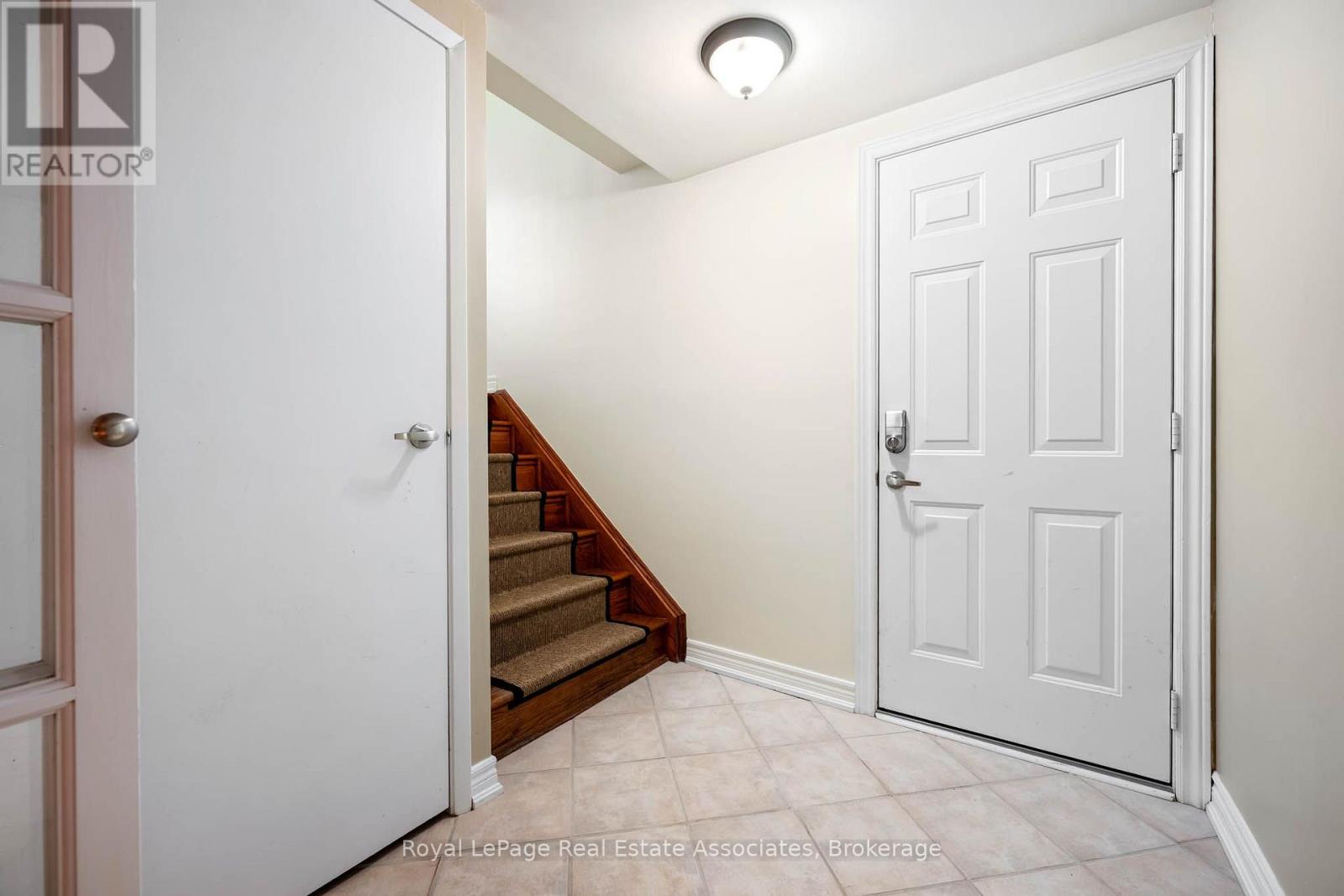 11 Berry Street, Halton Hills, Ontario  L7J 2N9 - Photo 28 - W13670912