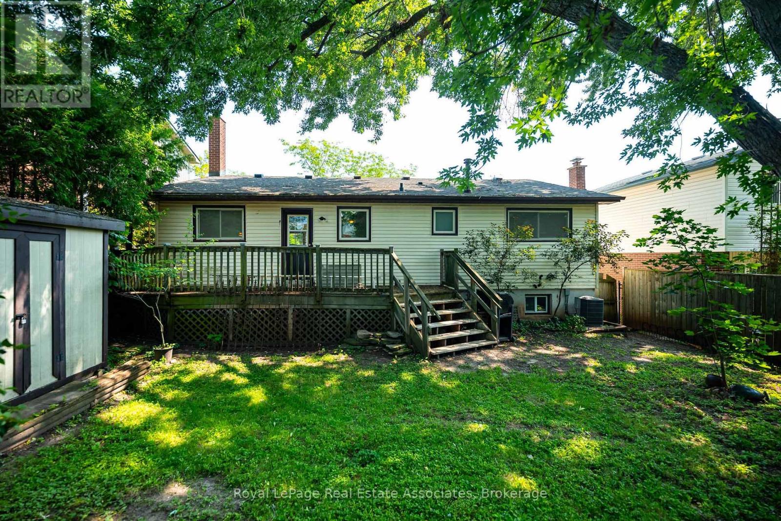 11 Berry Street, Halton Hills, Ontario  L7J 2N9 - Photo 32 - W13670912