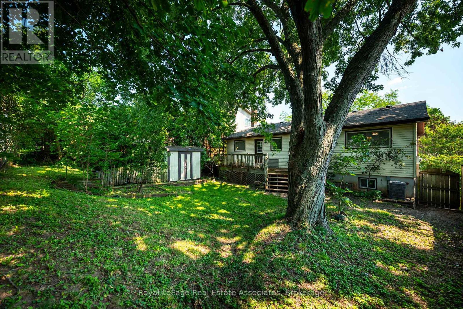 11 Berry Street, Halton Hills, Ontario  L7J 2N9 - Photo 35 - W13670912