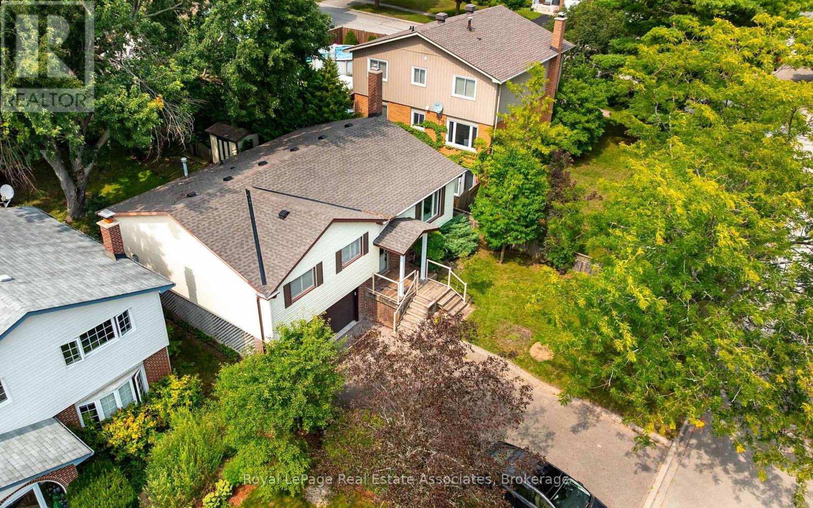 11 Berry Street, Halton Hills, Ontario  L7J 2N9 - Photo 6 - W13670912