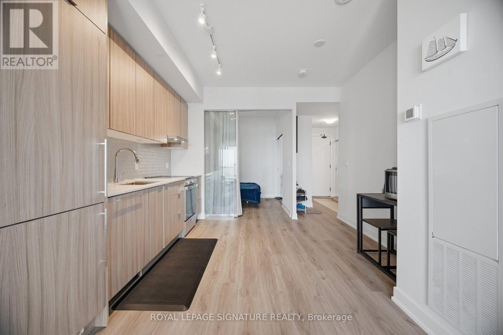 2709 - 430 Square One Drive, Mississauga, Ontario  L5B 0L6 - Photo 13 - W13670988