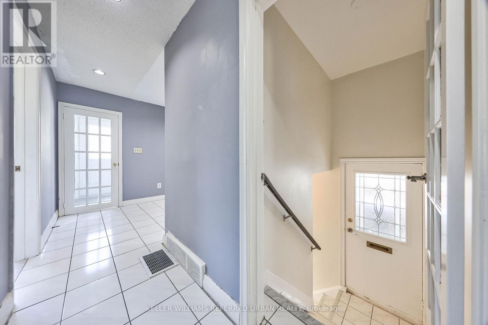 2703 Lake Shore Boulevard W, Toronto, Ontario  M8V 1G6 - Photo 18 - W13671000