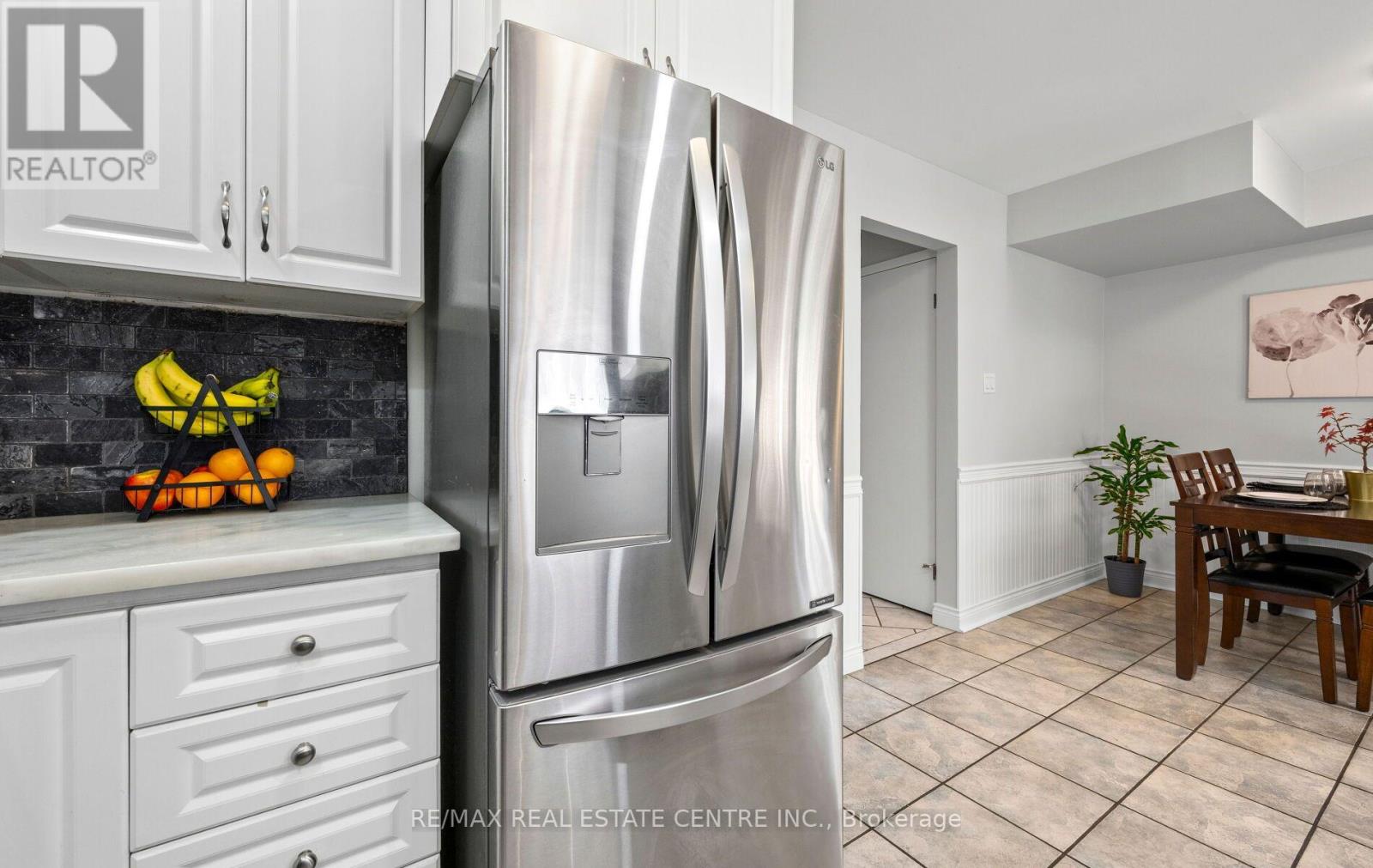 4 Ecclestone Drive, Brampton, Ontario L6X 3L6 - Photo 19 - W13671034
